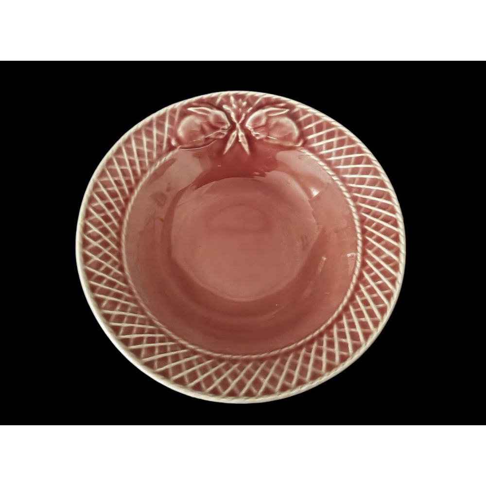 Bordallo Pinheiro Portugal Pink Bunny Carrots Lattice Coupe Soup Cereal Bowl 7.5